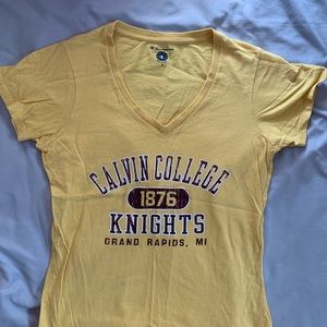 Super comfy college tee!